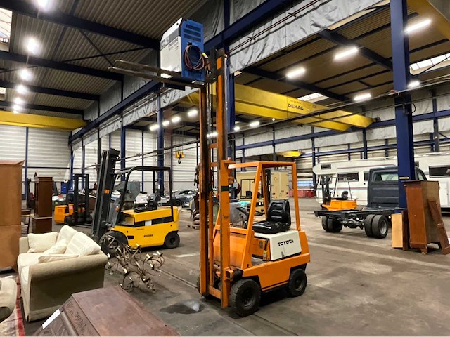 Toyota 2fb9 vorkheftruck - afbeelding 1 van  22