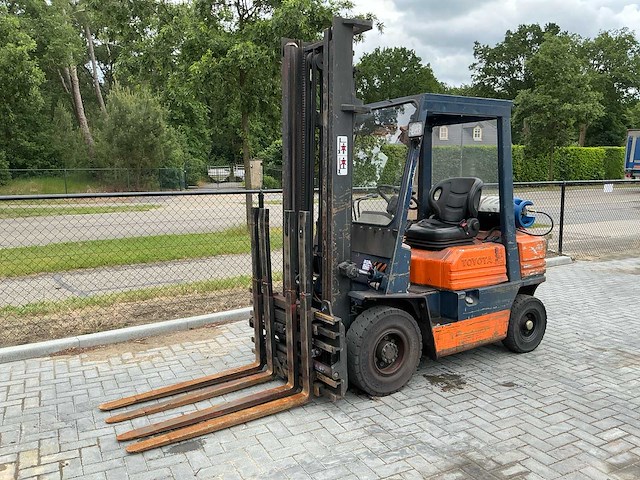 Toyota 42-5fg25 vorkheftruck - afbeelding 1 van  26