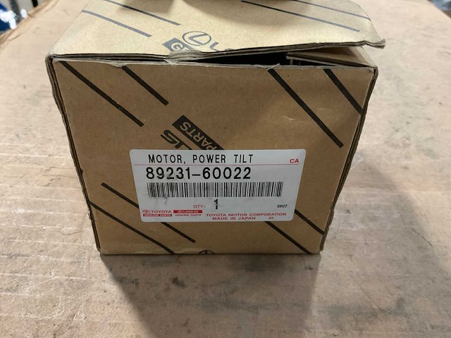 Toyota 89231-60022 power tilt motor (2x) - afbeelding 1 van  3