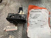 Toyota 89299-60010 switches (2x) - afbeelding 1 van  3