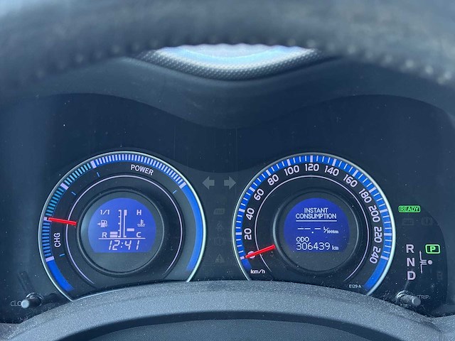 Toyota auris 1.8 full hybrid dynamic 2011 | 91-pnt-7 i - afbeelding 2 van  28