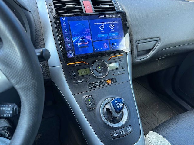 Toyota auris 1.8 full hybrid dynamic 2011 | 91-pnt-7 i - afbeelding 6 van  28