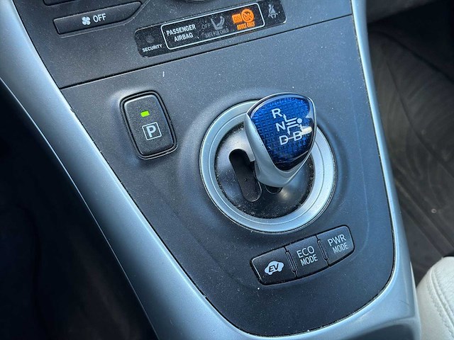 Toyota auris 1.8 full hybrid dynamic 2011 | 91-pnt-7 i - afbeelding 9 van  28