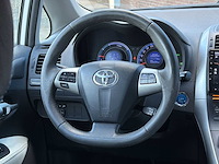 Toyota auris 1.8 full hybrid dynamic 2011 | 91-pnt-7 i - afbeelding 14 van  28