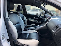 Toyota auris 1.8 full hybrid dynamic 2011 | 91-pnt-7 i - afbeelding 20 van  28