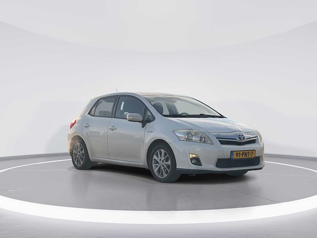 Toyota auris 1.8 full hybrid dynamic 2011 | 91-pnt-7 i - afbeelding 12 van  28
