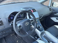 Toyota auris 1.8 full hybrid dynamic 2011 | 91-pnt-7 i - afbeelding 25 van  28