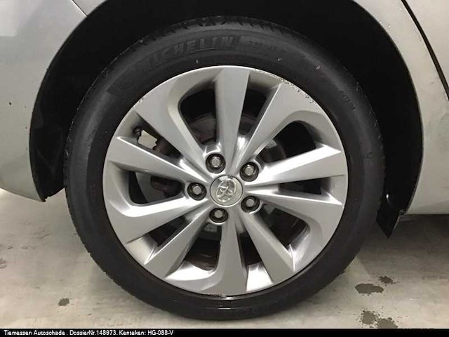 Toyota auris 1.8 hybrid aspiration automaat; hg-088-v - afbeelding 13 van  13