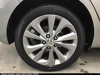 Toyota auris 1.8 hybrid aspiration automaat; hg-088-v - afbeelding 13 van  13