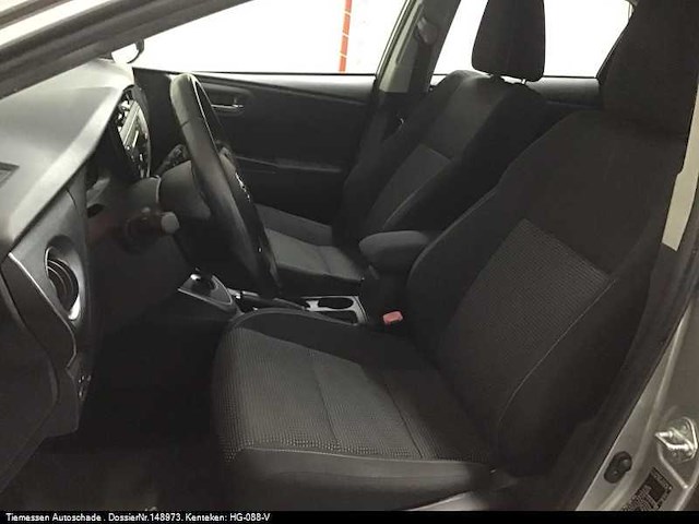 Toyota auris 1.8 hybrid aspiration automaat; hg-088-v - afbeelding 8 van  13