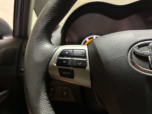Toyota auris 2.0 d-4d aspiration 126pk 2010, 2-xng-47 - afbeelding 14 van  57