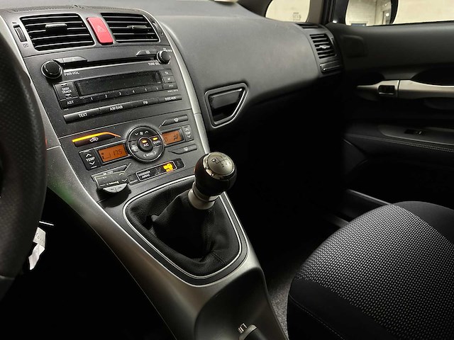 Toyota auris 2.0 d-4d aspiration 126pk 2010, 2-xng-47 - afbeelding 20 van  57