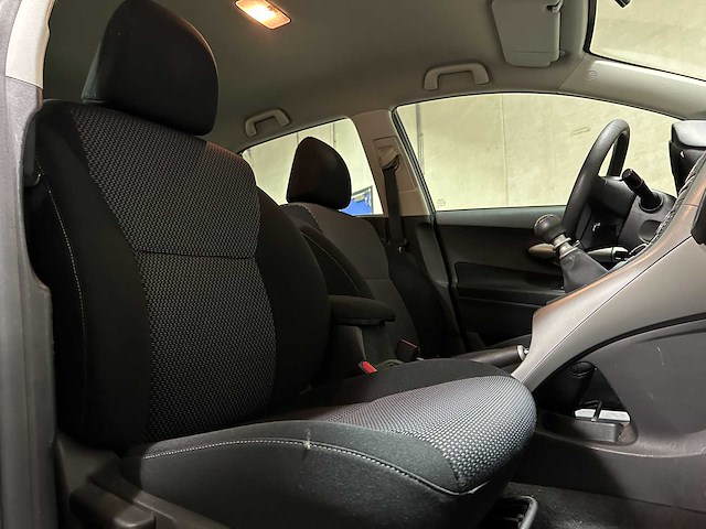 Toyota auris 2.0 d-4d aspiration 126pk 2010, 2-xng-47 - afbeelding 30 van  57