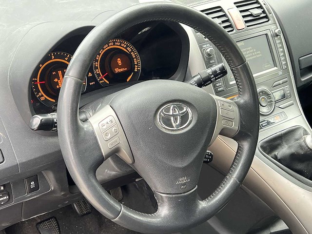 Toyota auris 2.0 d-4d luna business | 12-khh-2 - afbeelding 7 van  26
