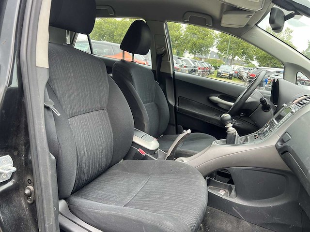 Toyota auris 2.0 d-4d luna business | 12-khh-2 - afbeelding 18 van  26