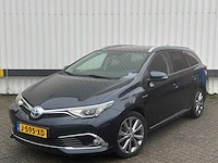 Toyota auris touring sports 1.8 hybr. executive *, j-595-xd
