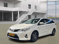 Toyota auris touring sports 1.8 hybr. lease , 7-zhp-28 - afbeelding 1 van  23