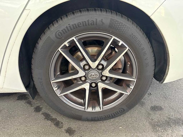 Toyota auris touring sports 1.8 hybr. lease , 7-zhp-28 - afbeelding 14 van  23