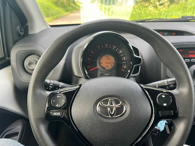 Toyota aygo - 1.0 vvt-i x-fun , zb-939-b - afbeelding 3 van  18