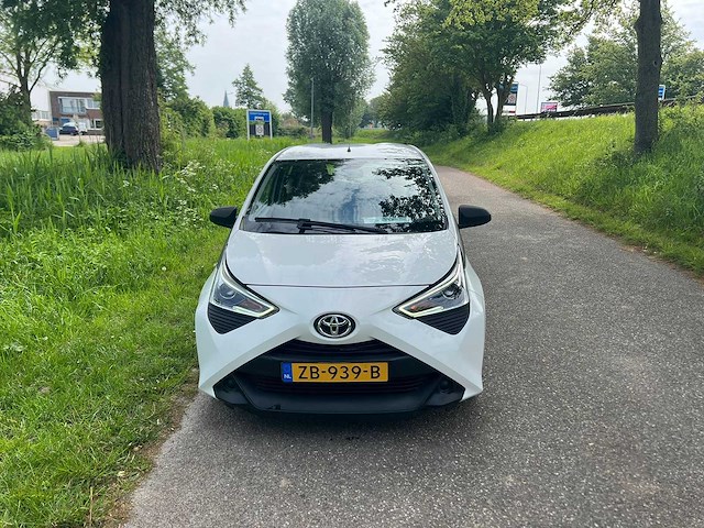 Toyota aygo - 1.0 vvt-i x-fun , zb-939-b - afbeelding 8 van  18