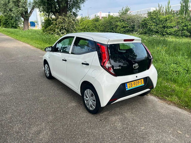 Toyota aygo - 1.0 vvt-i x-fun , zb-939-b - afbeelding 13 van  18