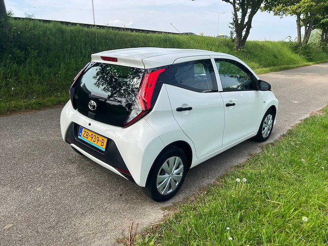 Toyota aygo - 1.0 vvt-i x-fun , zb-939-b - afbeelding 17 van  18