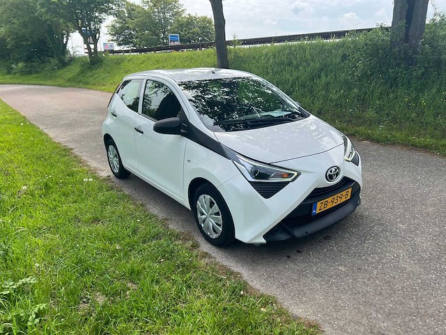 Toyota aygo - 1.0 vvt-i x-fun , zb-939-b - afbeelding 18 van  18