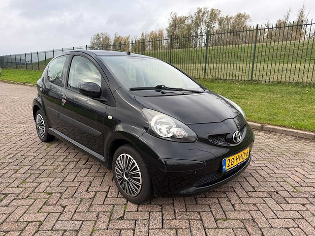 Toyota aygo 1.0-12v + , 28-hhd-6 - afbeelding 9 van  16