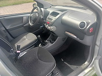 Toyota aygo 1.0-12v , 3-zrt-79 - afbeelding 5 van  12