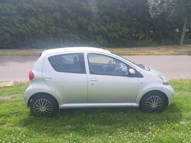 Toyota aygo 1.0-12v , 3-zrt-79 - afbeelding 7 van  12