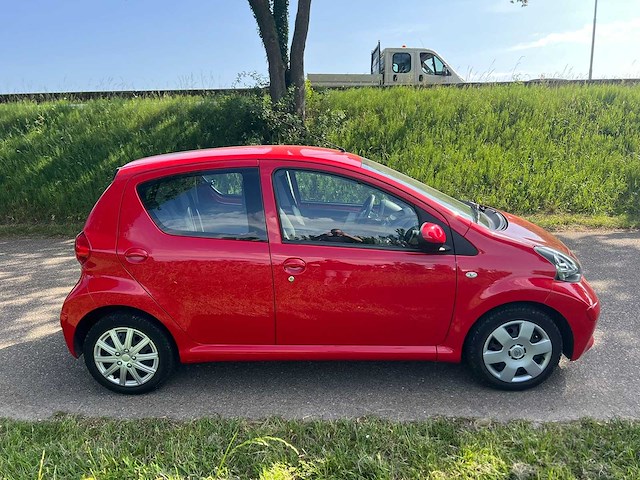 Toyota aygo 1.0-12v + , 35-hfl-7 - afbeelding 19 van  20
