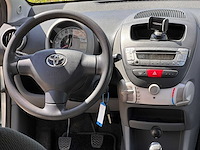 Toyota aygo 1.0-12v, 4-tvs-92 - afbeelding 9 van  11