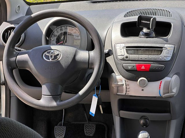 Toyota aygo 1.0-12v, 4-tvs-92 - afbeelding 9 van  11