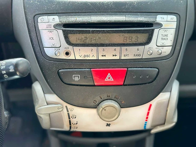Toyota aygo 1.0-12v + , 43-sx-xr - afbeelding 2 van  11