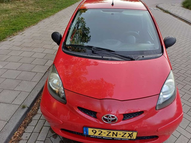 Toyota aygo 1.0-12v , 92-zn-zx - afbeelding 5 van  8