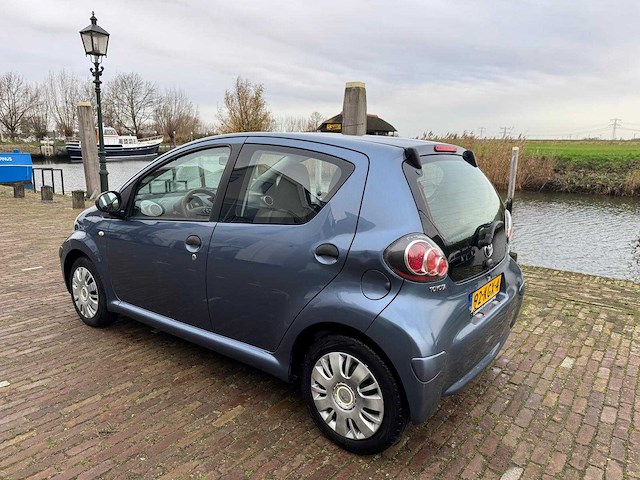 Toyota aygo 1.0-12v access 92-kgx-4 - afbeelding 2 van  10