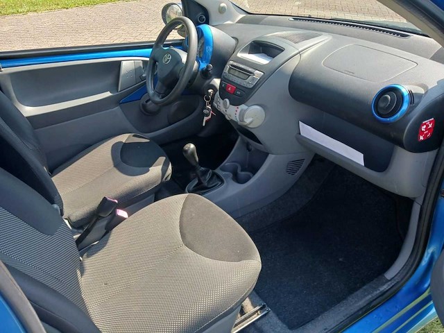 Toyota aygo 1.0-12v access , kb-178-x - afbeelding 2 van  4