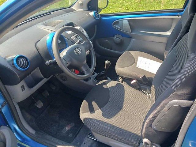 Toyota aygo 1.0-12v access , kb-178-x - afbeelding 10 van  12