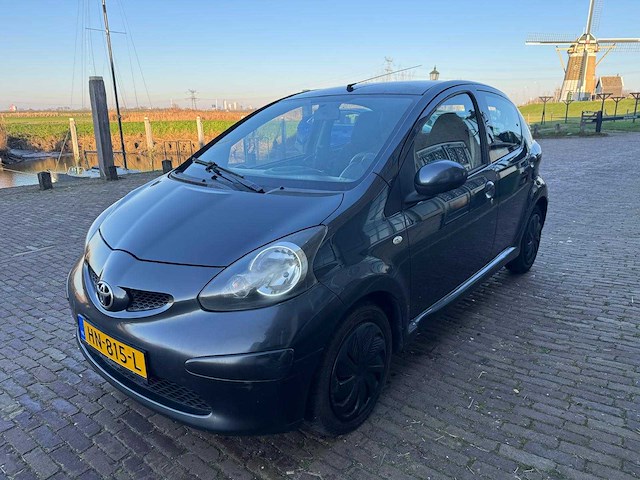 Toyota aygo 1.0-12v air-cool hn-815-l - afbeelding 1 van  4