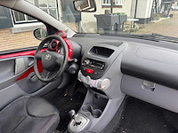 Toyota aygo 1.0-12v aspir. red air automaat 09-nhh-1 - afbeelding 4 van  18