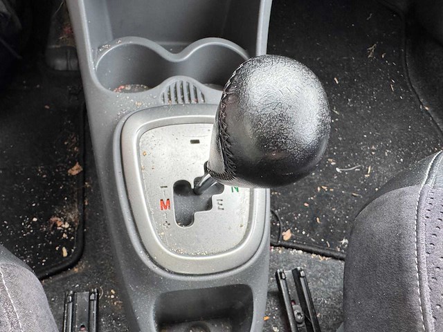 Toyota aygo 1.0-12v aspir. red air automaat 09-nhh-1 - afbeelding 10 van  18