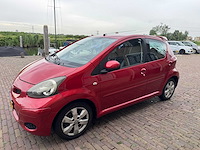 Toyota aygo 1.0-12v aspir. red air automaat 09-nhh-1 - afbeelding 1 van  18