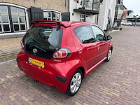 Toyota aygo 1.0-12v aspir. red air automaat 09-nhh-1 - afbeelding 12 van  18