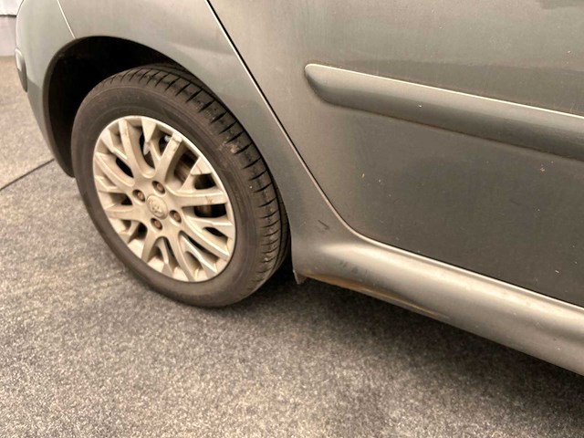 Toyota aygo 1.0-12v aspiration green 2010 - afbeelding 5 van  19