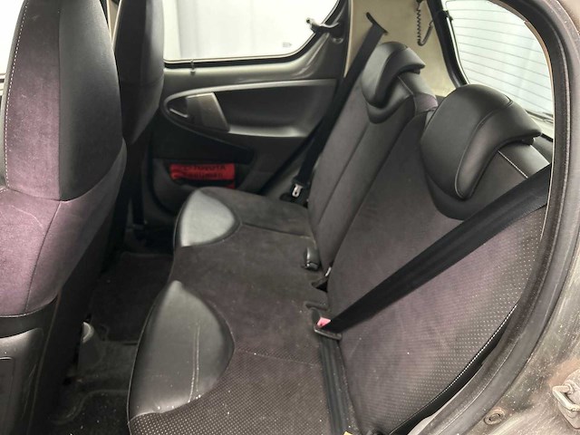 Toyota aygo 1.0-12v aspiration green 2010 - afbeelding 10 van  19