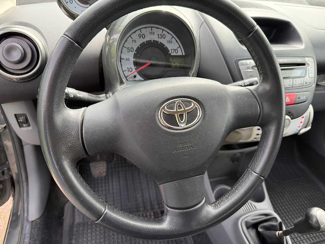 Toyota aygo 1.0 12v aspiration green, 41-ktj-8 - afbeelding 2 van  14