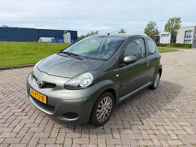 Toyota aygo 1.0 12v aspiration green, 41-ktj-8 - afbeelding 1 van  14