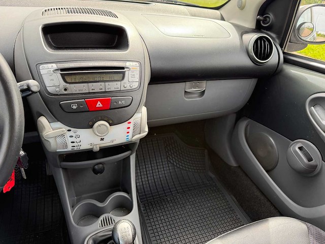 Toyota aygo 1.0 12v aspiration green, 41-ktj-8 - afbeelding 14 van  14