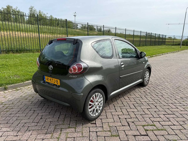 Toyota aygo 1.0 12v aspiration green, 41-ktj-8 - afbeelding 2 van  14
