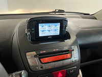 Toyota aygo 1.0-12v aspiration navigator, k-503-st - afbeelding 2 van  21